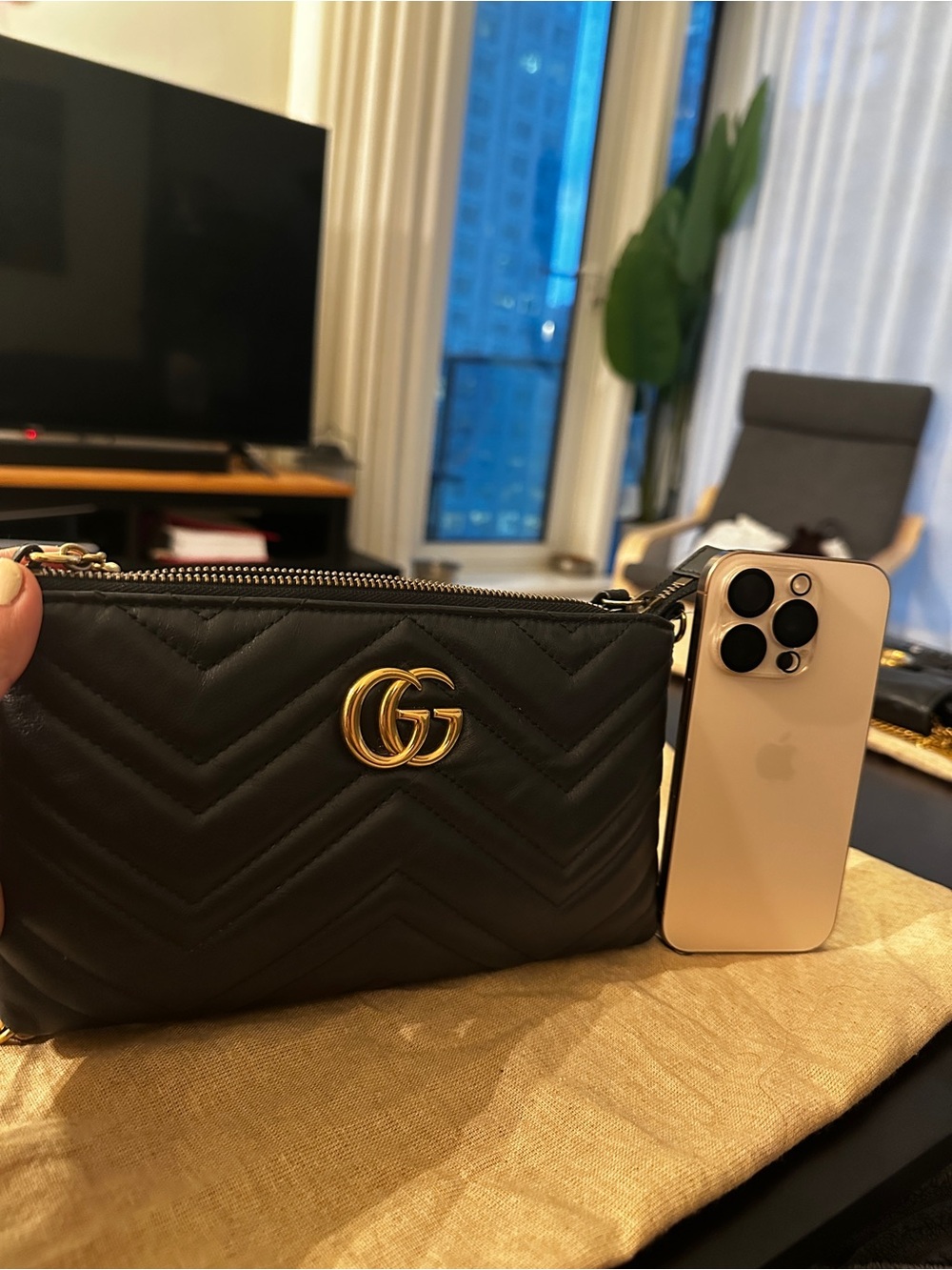 Authentic Gucci GG Marmont Black Pouch with Chain - Picture 3 of 3